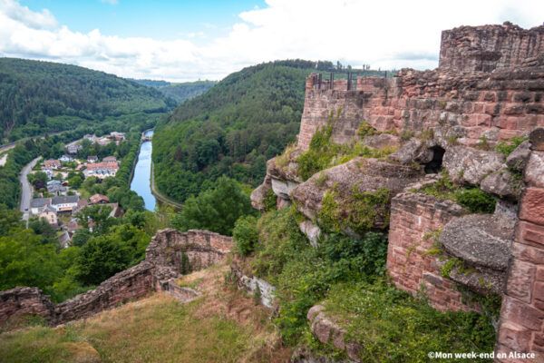 lutzelbourg-castle view