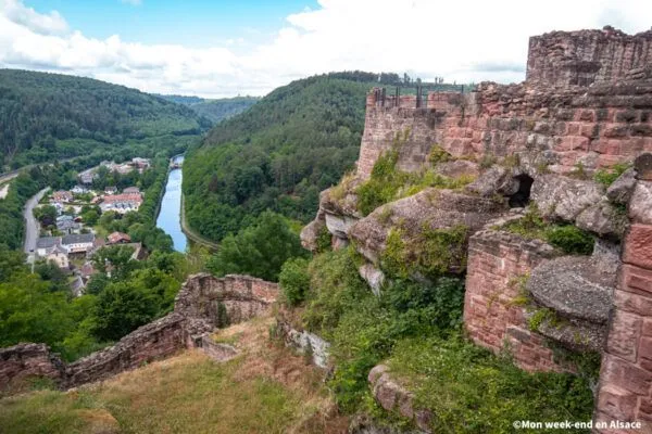 lutzelbourg-castle view