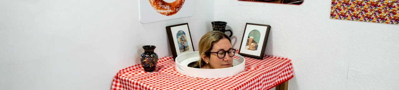 "Illusion" featuring Laurène's head at the Maison d'Illusion