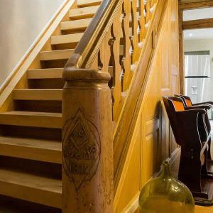 staircase-host-house-old-vine-gundolsheim