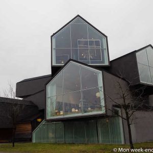 herzog-de-meuron-architects-show-room-vitra
