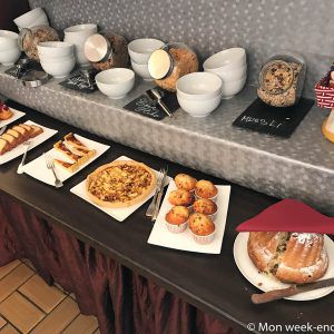 buffet-breakfast-chateau-isenbourg