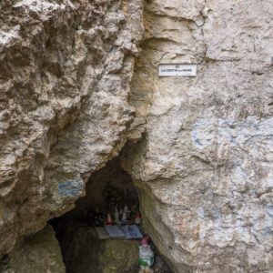 dwarf cave